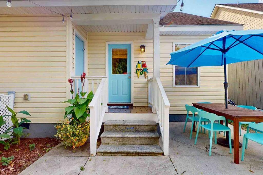 The Blue Door Bungalow Wilmington Exterior photo
