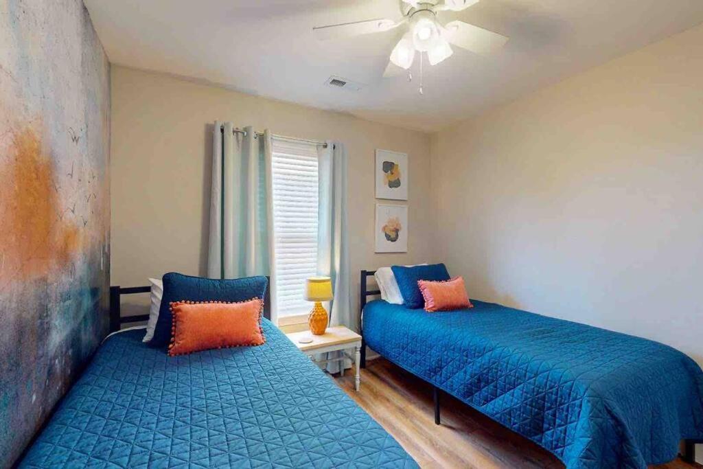 The Blue Door Bungalow Wilmington Exterior photo